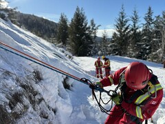 Sicamous Fire Rescue members complete high angle rope rescue operations course